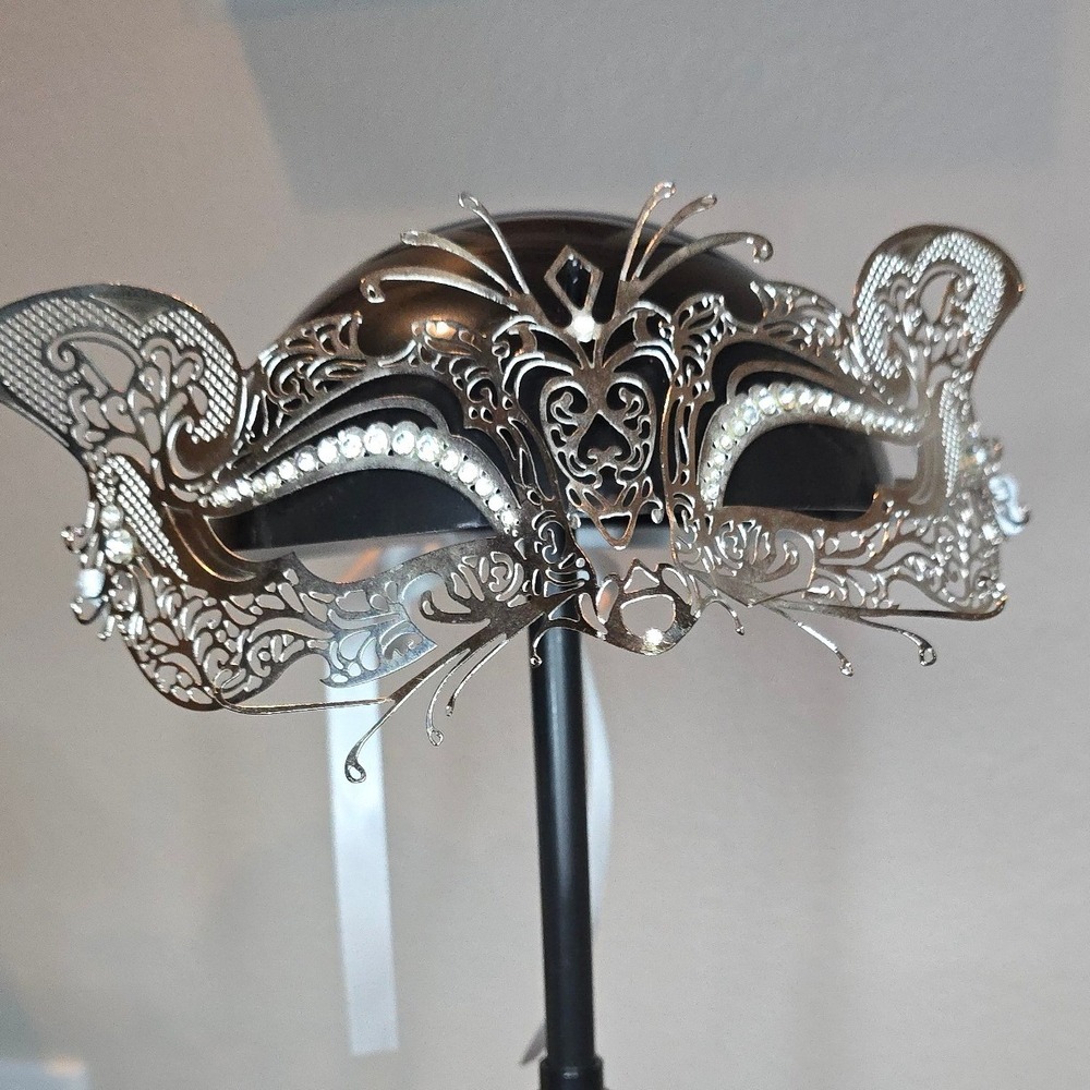 Silver Metal Filigree Cat Masquerade Mask Rhinestone Venetian Halloween Costume